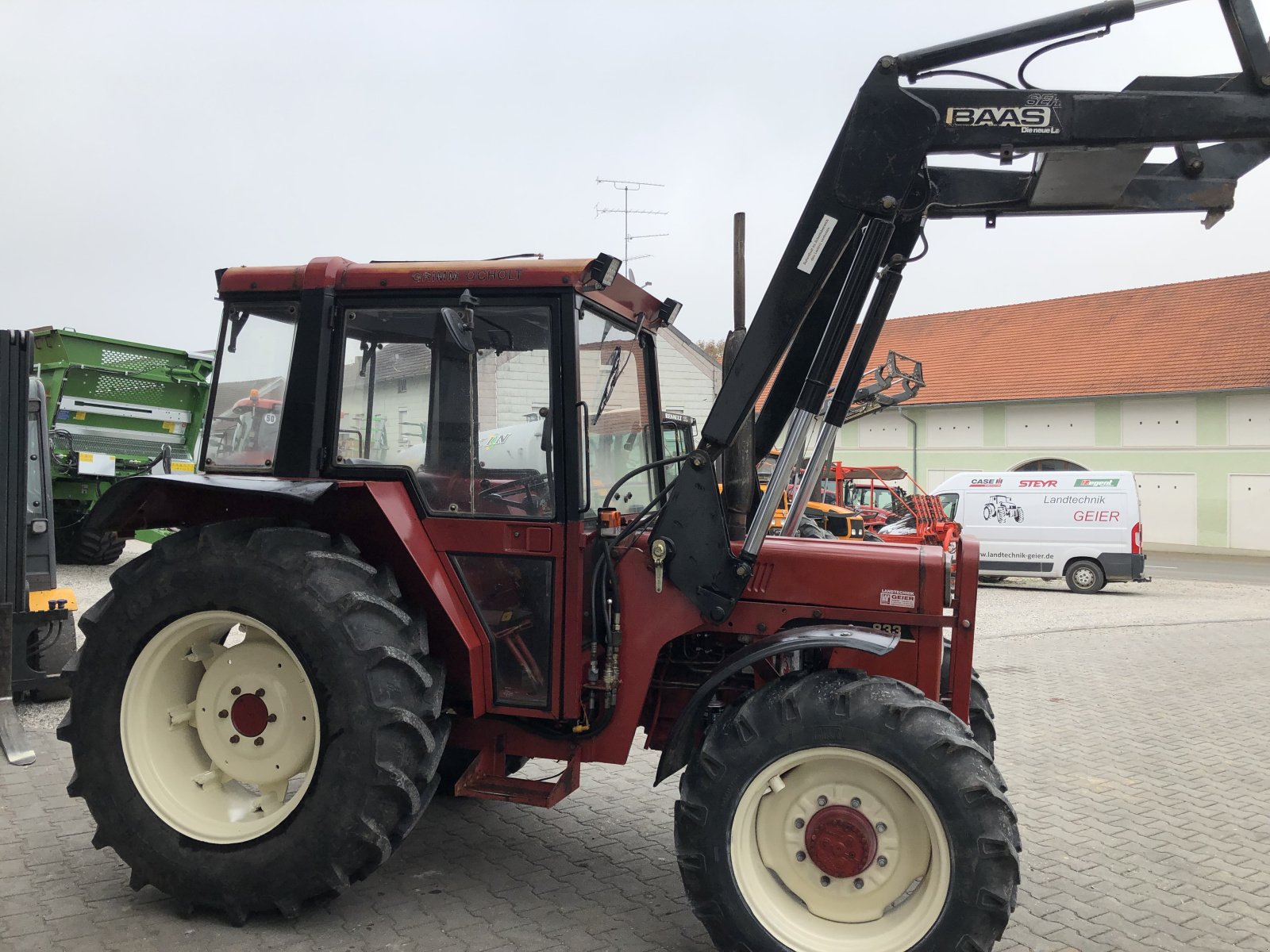 Traktor du type IHC 833, Gebrauchtmaschine en Bodenkirchen (Photo 3)