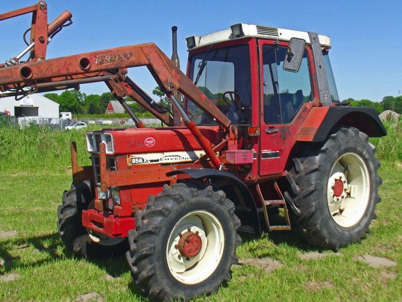 Traktor du type IHC 856+ Frontlader, Gebrauchtmaschine en Mittelsdorf (Photo 1)