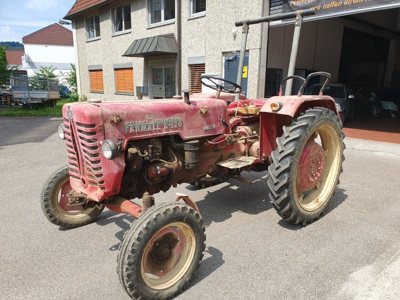 Traktor tip IHC D 320, Gebrauchtmaschine in Lörrach (Poză 1)
