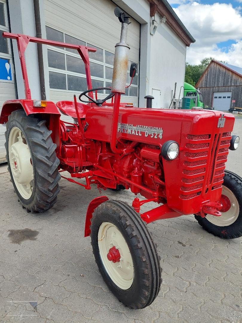 Traktor du type IHC D 324, Gebrauchtmaschine en Kleinlangheim - Atzhausen (Photo 11)