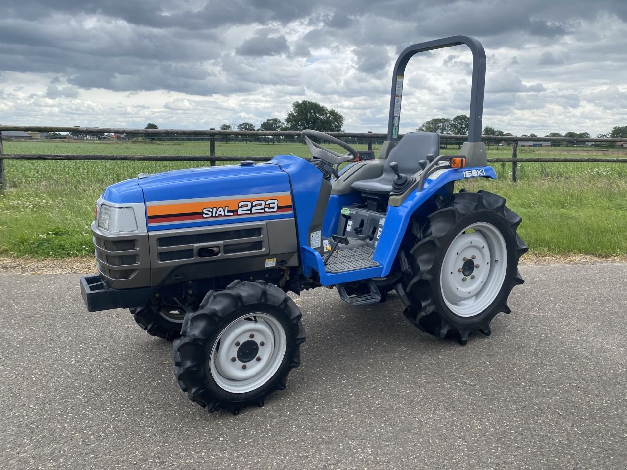 Traktor van het type Iseki SIAL 223, Gebrauchtmaschine in Baarle Nassau (Foto 1)