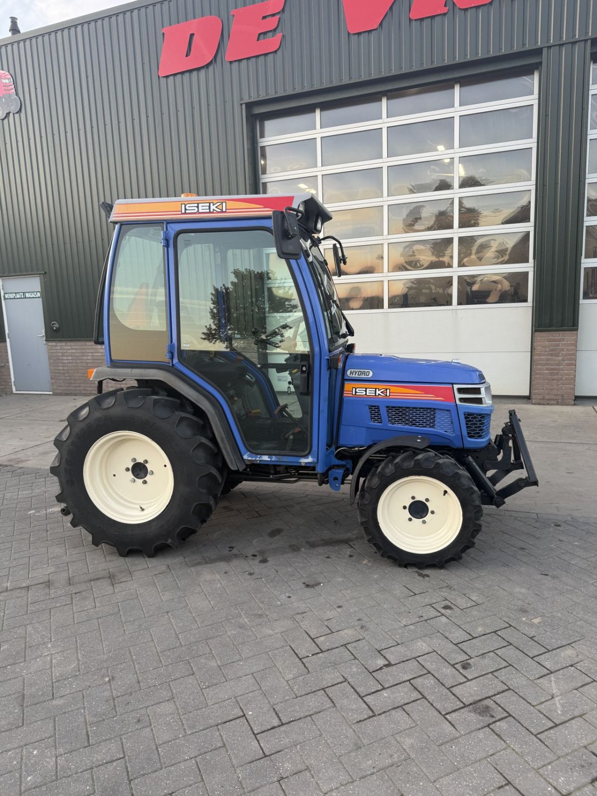 Traktor типа Iseki Th4330, Gebrauchtmaschine в Wadenoijen (Фотография 1)