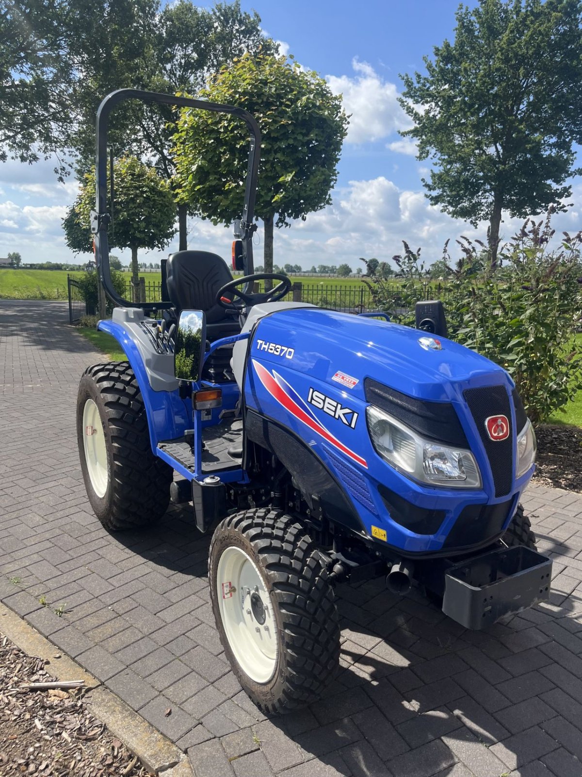 Traktor des Typs Iseki Th5370, Gebrauchtmaschine in Wadenoijen (Bild 2)