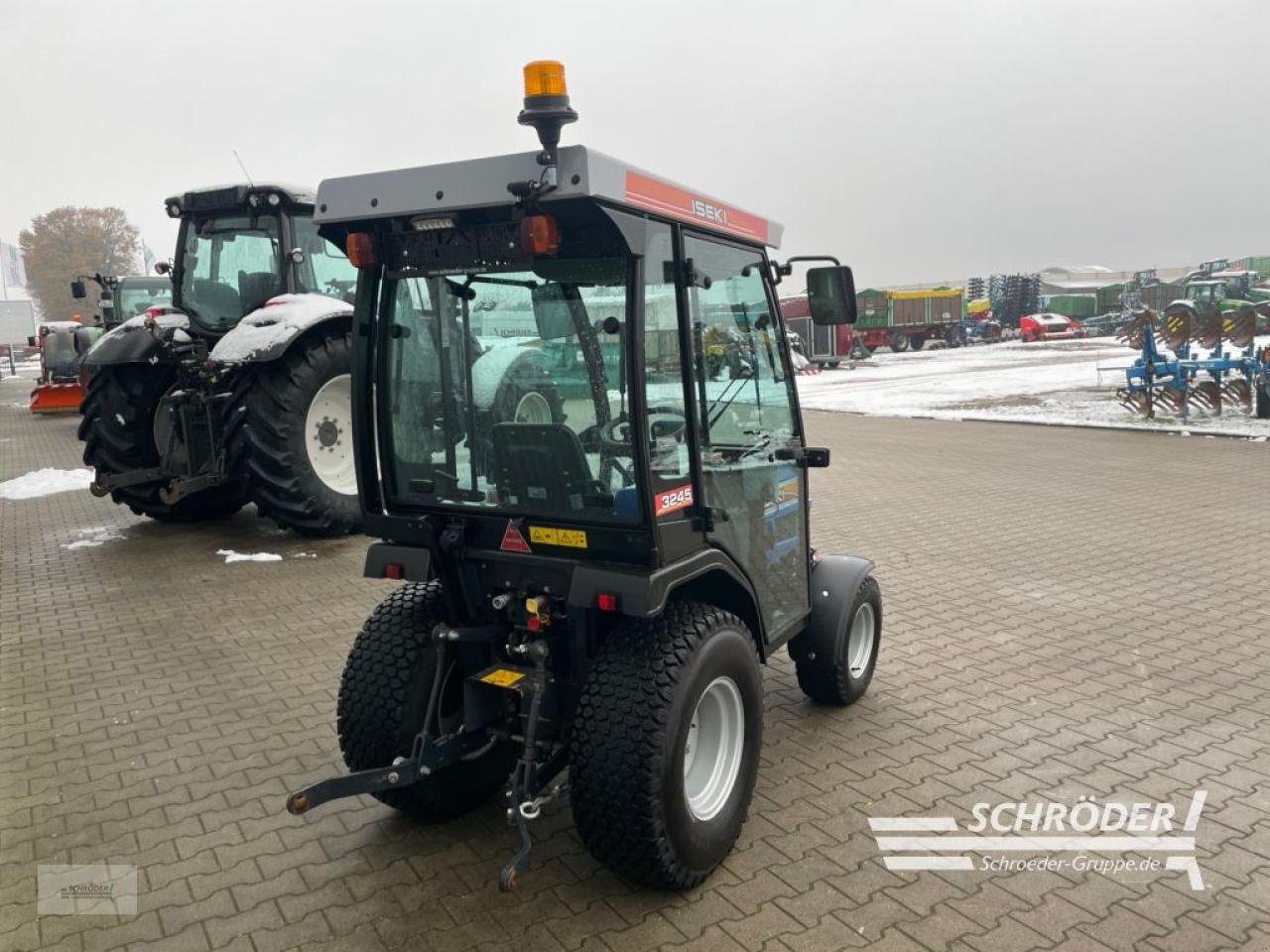 Traktor типа Iseki TM 3245, Gebrauchtmaschine в Wildeshausen (Фотография 3)