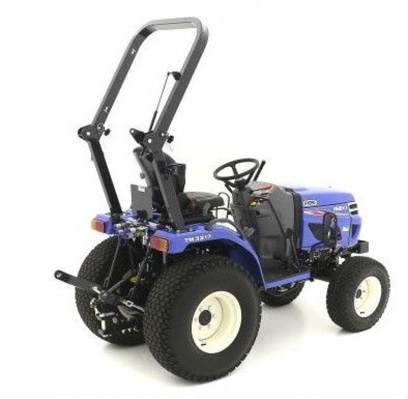 Traktor of the type Iseki TM3217 HST compact tractor, Neumaschine in Roermond (Picture 4)