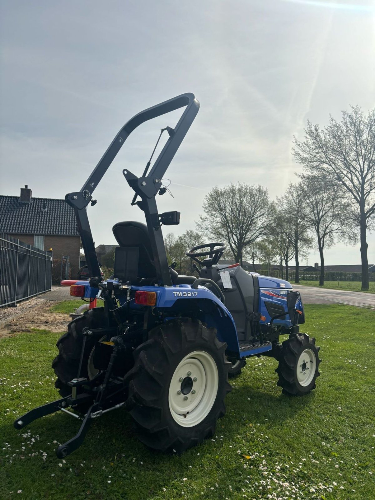 Traktor des Typs Iseki Tm3217, Gebrauchtmaschine in Wadenoijen (Bild 3)