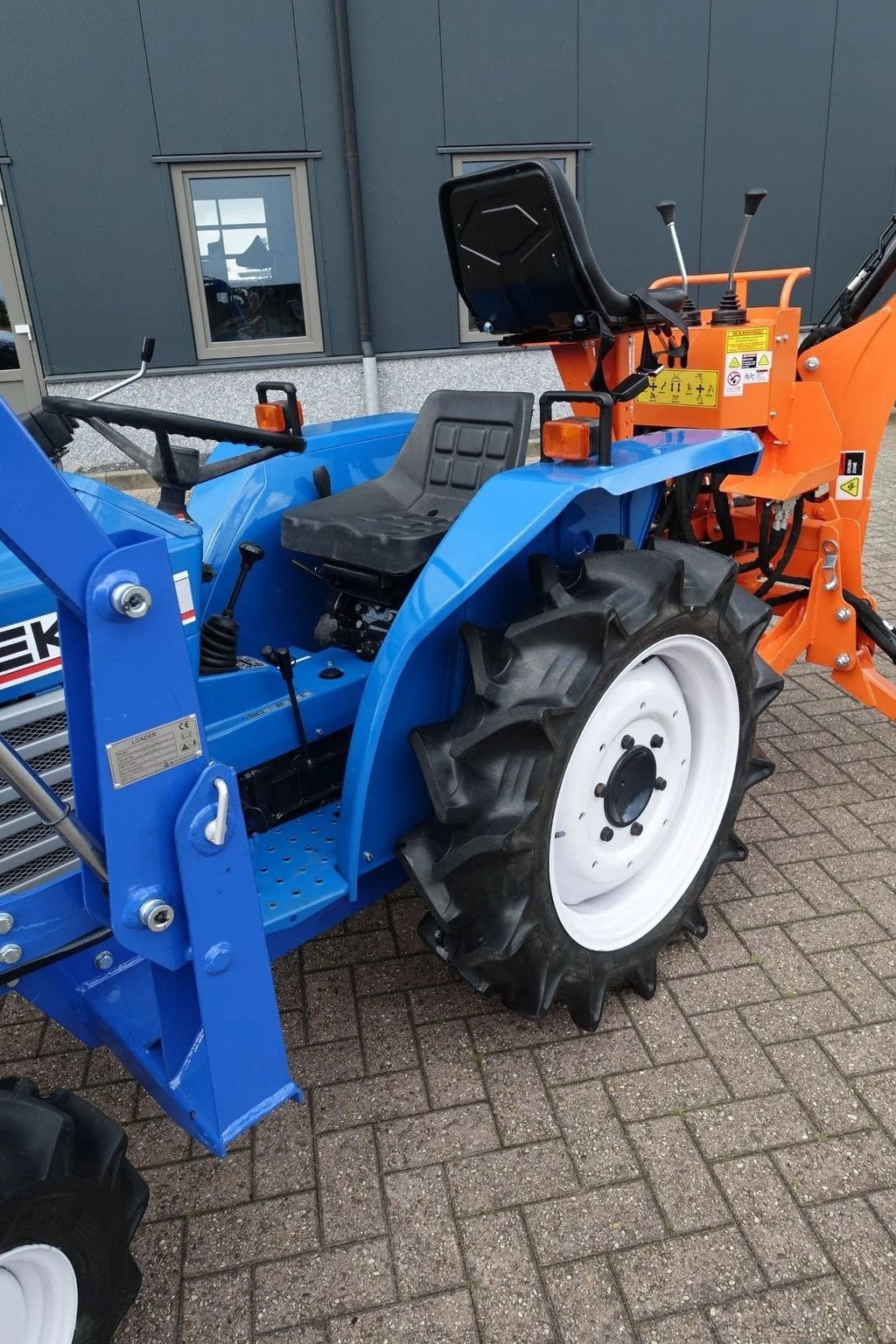 Traktor Türe ait Iseki TU1700 4wd + BHM95 / 1026 Draaiuren / Graaflaadcombinatie, Gebrauchtmaschine içinde Swifterband (resim 10)