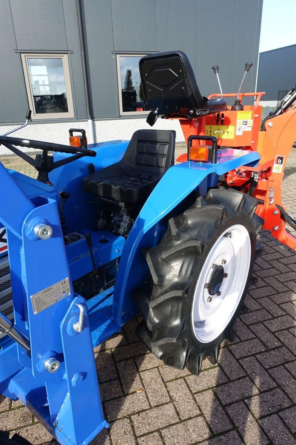 Traktor a típus Iseki TU1700 4wd + BHM95 / 407 Draaiuren / Graaflaadcombinatie, Gebrauchtmaschine ekkor: Swifterband (Kép 9)