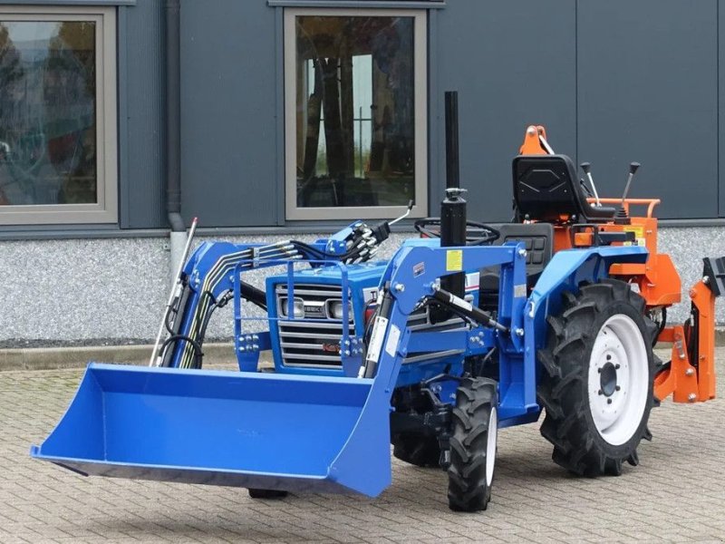 Traktor типа Iseki TU1700 4wd + BHM95 / 732 Draaiuren / Graaflaadcombinatie, Gebrauchtmaschine в Swifterband