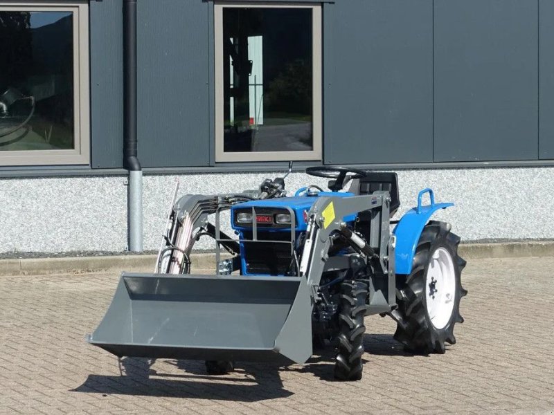 Traktor типа Iseki TX155 4wd 682 Draaiuren / Voorlader, Gebrauchtmaschine в Swifterband