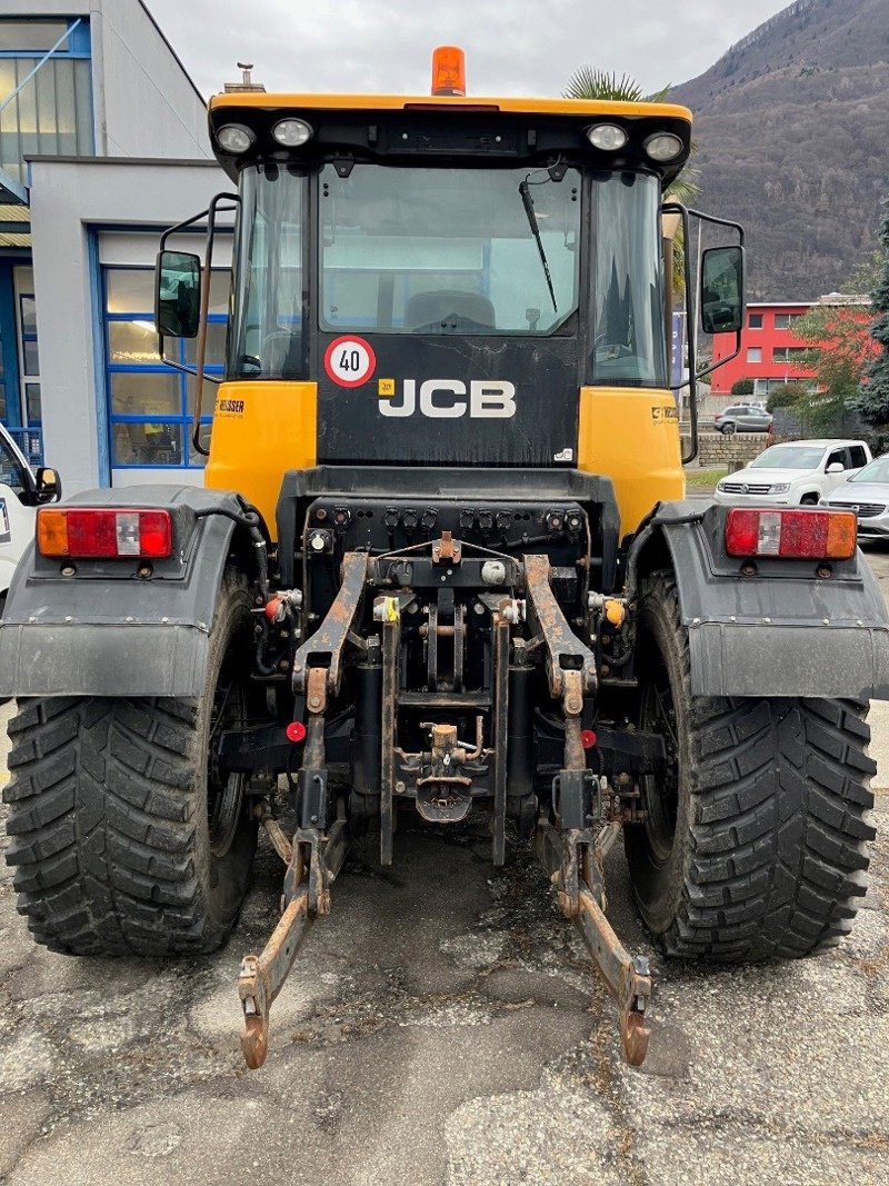 Traktor del tipo JCB 3230, Gebrauchtmaschine In Arbedo (Immagine 3)