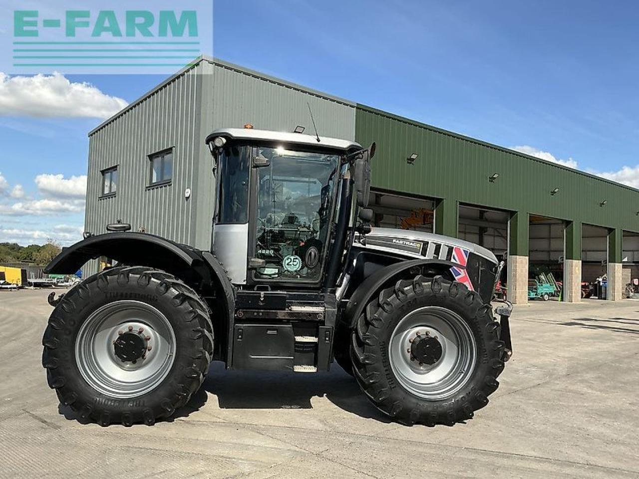 Traktor of the type JCB 4220 fastrac *25th year edition tractor (st20954), Gebrauchtmaschine in SHAFTESBURY (Picture 10)