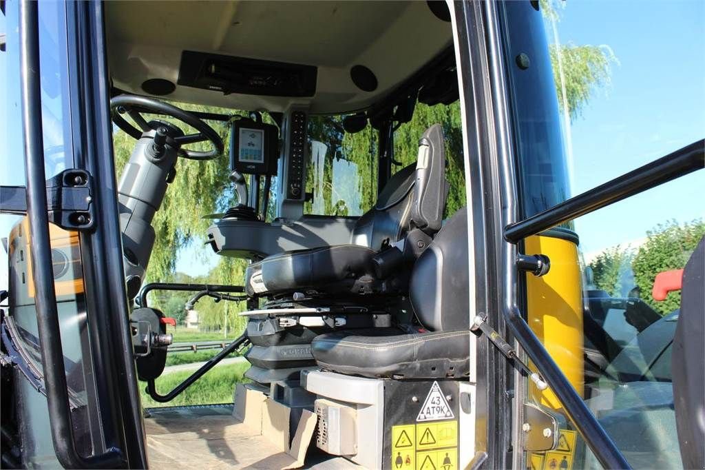 Traktor van het type JCB 4220 Fastrac, Gebrauchtmaschine in Bant (Foto 10)