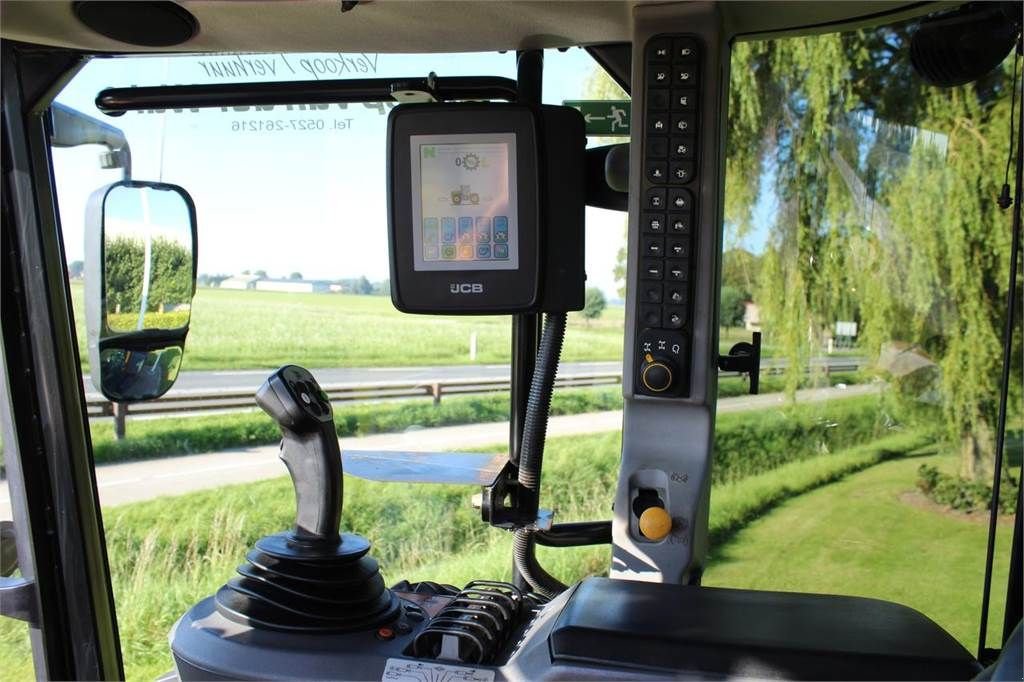 Traktor van het type JCB 4220 Fastrac, Gebrauchtmaschine in Bant (Foto 11)