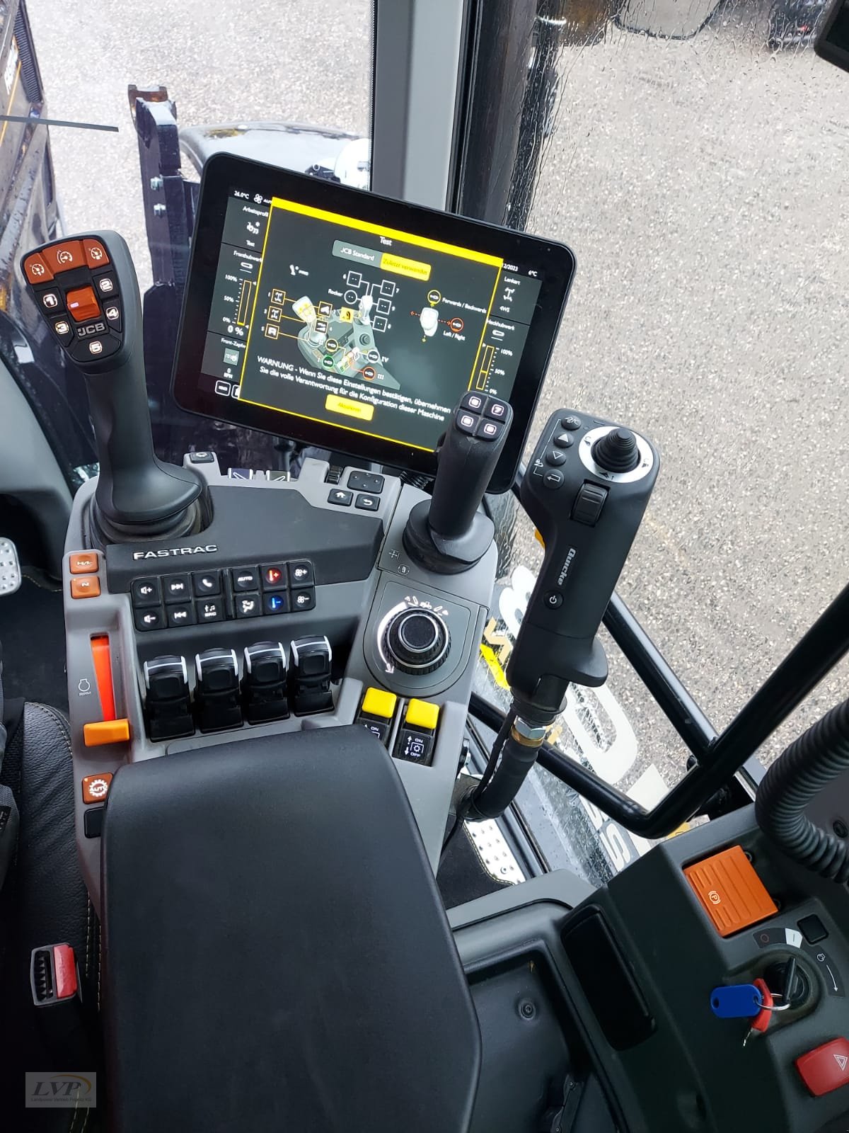 Traktor Türe ait JCB 4220 I-CON Demo, Gebrauchtmaschine içinde Pegnitz (resim 11)