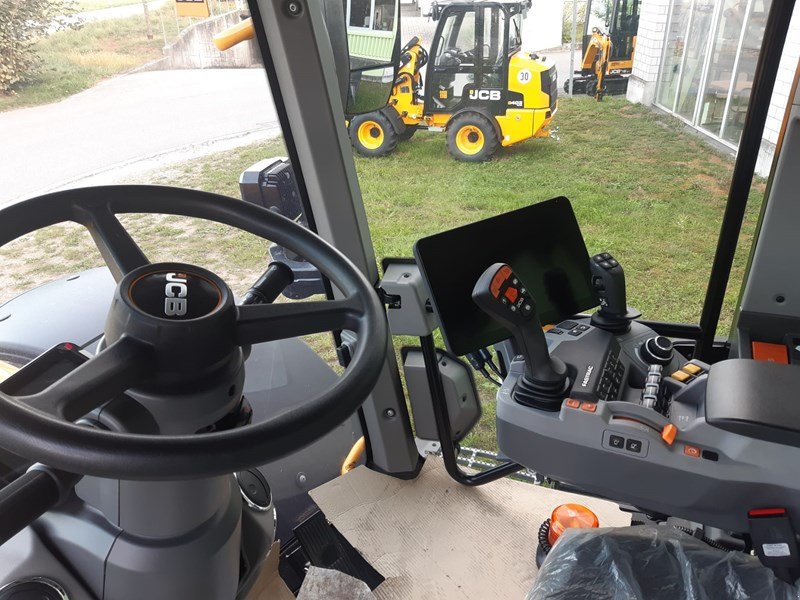 Traktor del tipo JCB 4220 Icon, Neumaschine In Hindelbank (Immagine 2)