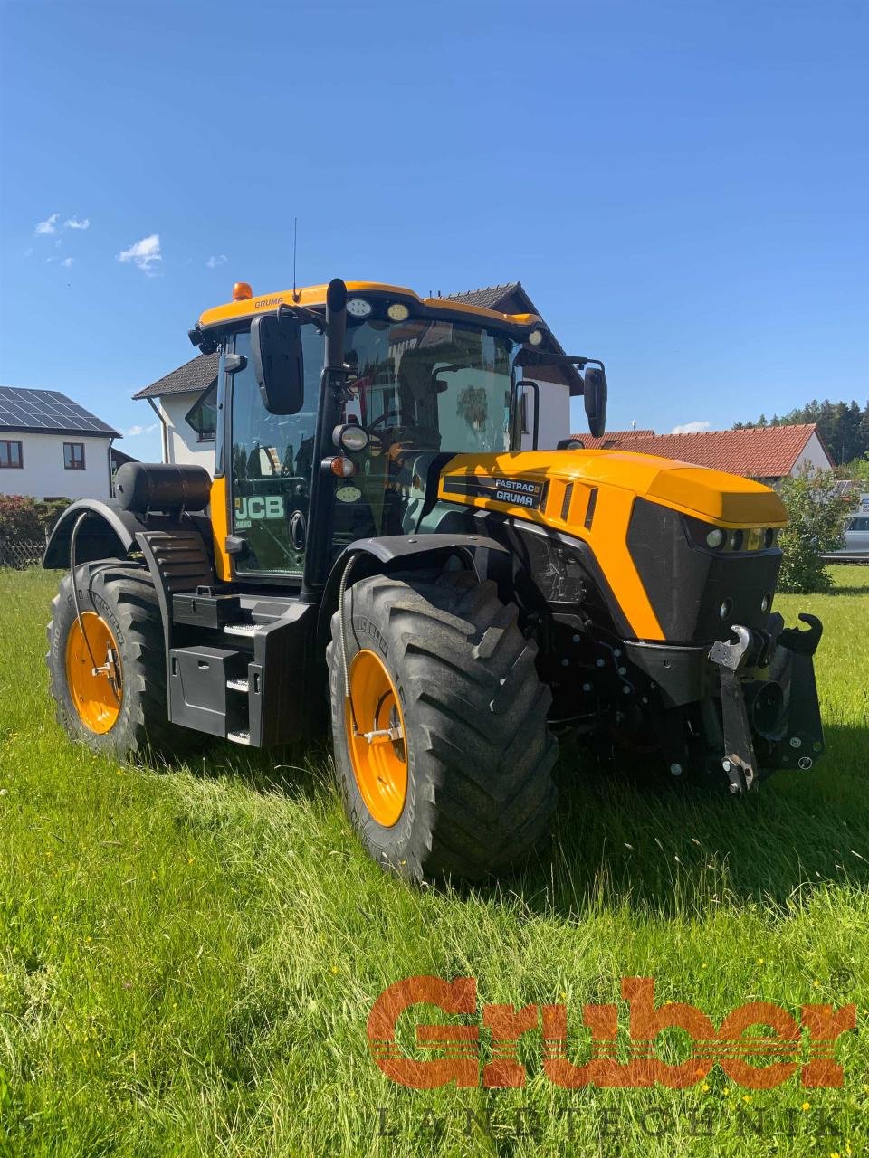 Traktor des Typs JCB 4220, Gebrauchtmaschine in Ampfing (Bild 1)