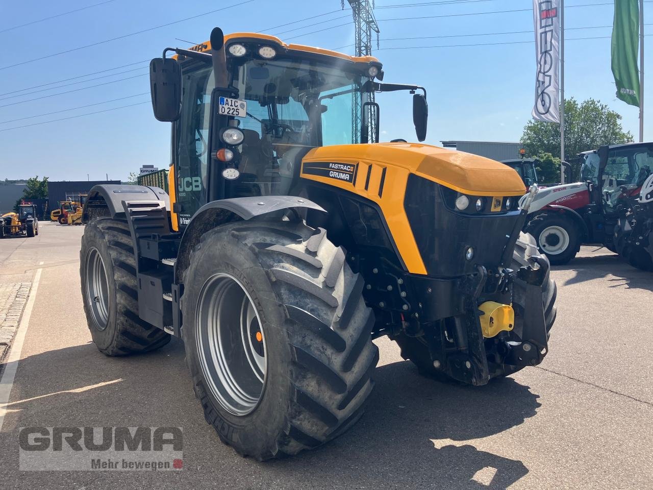 Traktor des Typs JCB 4220, Gebrauchtmaschine in Friedberg-Derching (Bild 2)