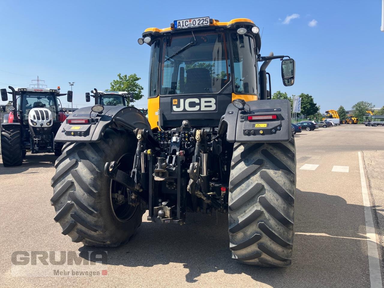 Traktor des Typs JCB 4220, Gebrauchtmaschine in Friedberg-Derching (Bild 3)