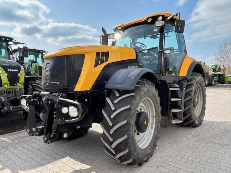 Traktor des Typs JCB 8250 V- Tronic, Gebrauchtmaschine in Landsberg (Bild 1)