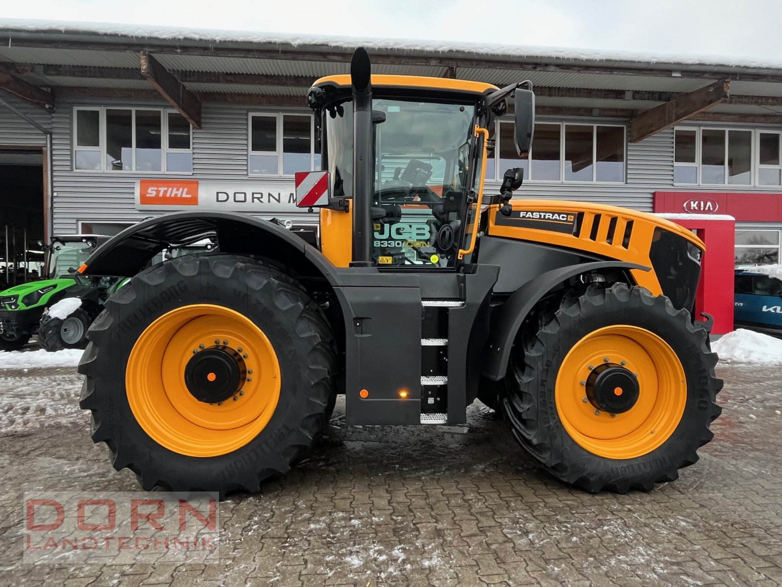 Traktor от тип JCB 8330 ICON, Neumaschine в Bruckberg (Снимка 2)