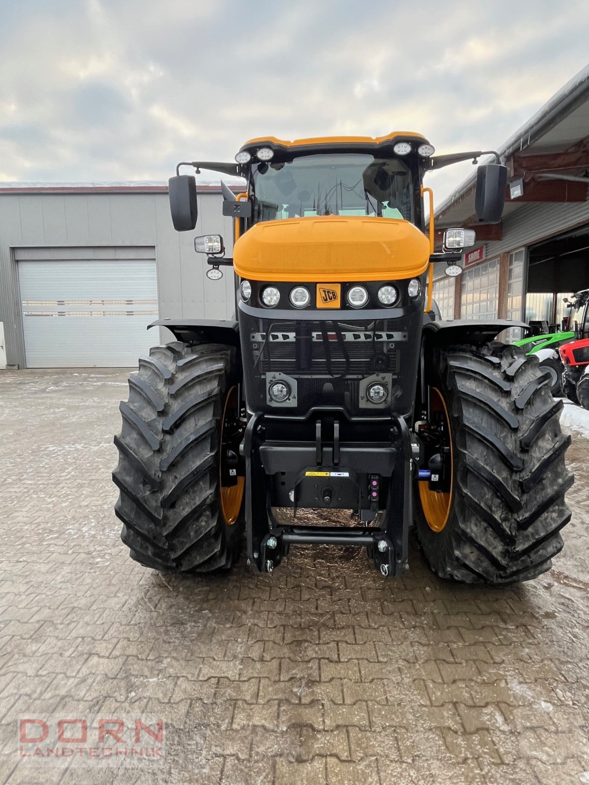 Traktor du type JCB 8330 ICON, Neumaschine en Bruckberg (Photo 3)