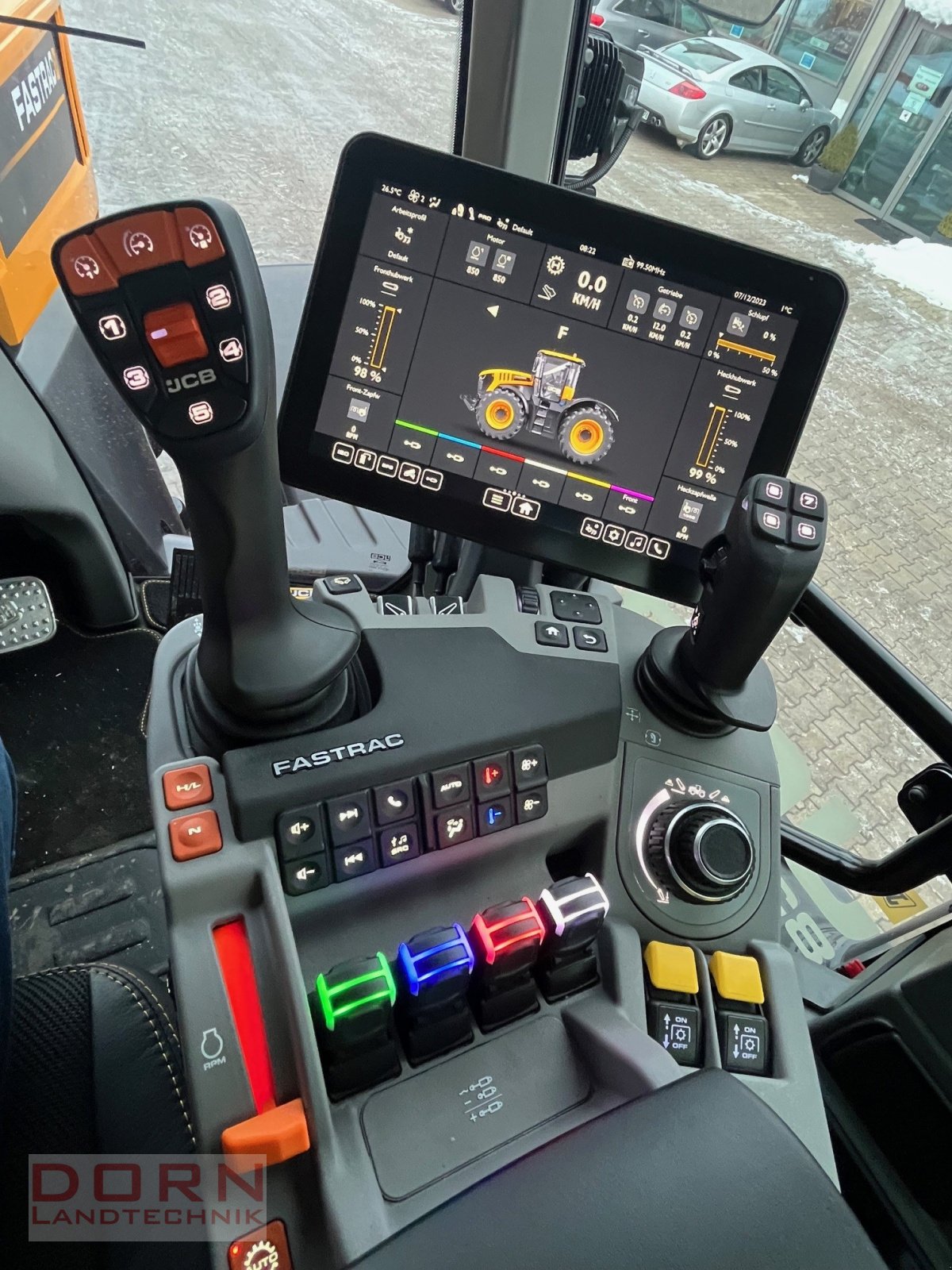 Traktor du type JCB 8330 ICON, Neumaschine en Bruckberg (Photo 8)