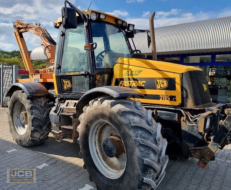 Traktor типа JCB Fastrac 2115 2 WD mit Gilbers Mähausleger, Gebrauchtmaschine в Frechen (Фотография 1)