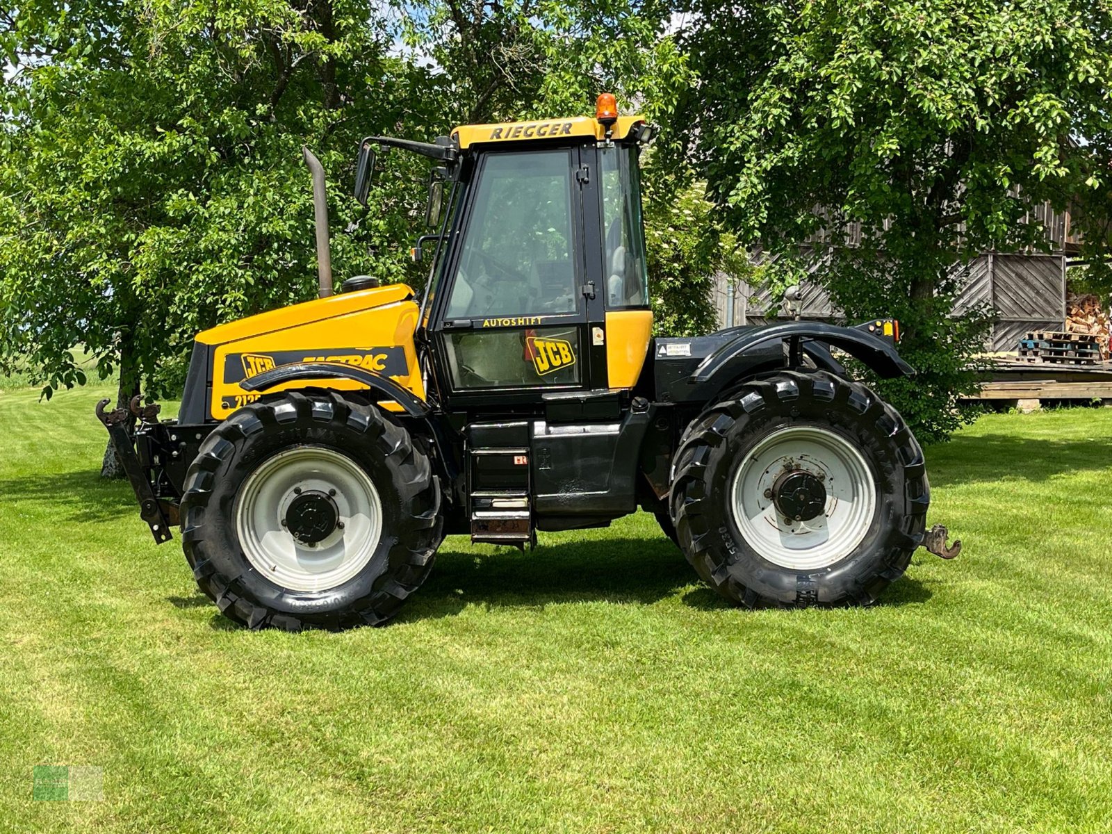 Traktor Türe ait JCB Fastrac 2125, Gebrauchtmaschine içinde Hemau (resim 1)