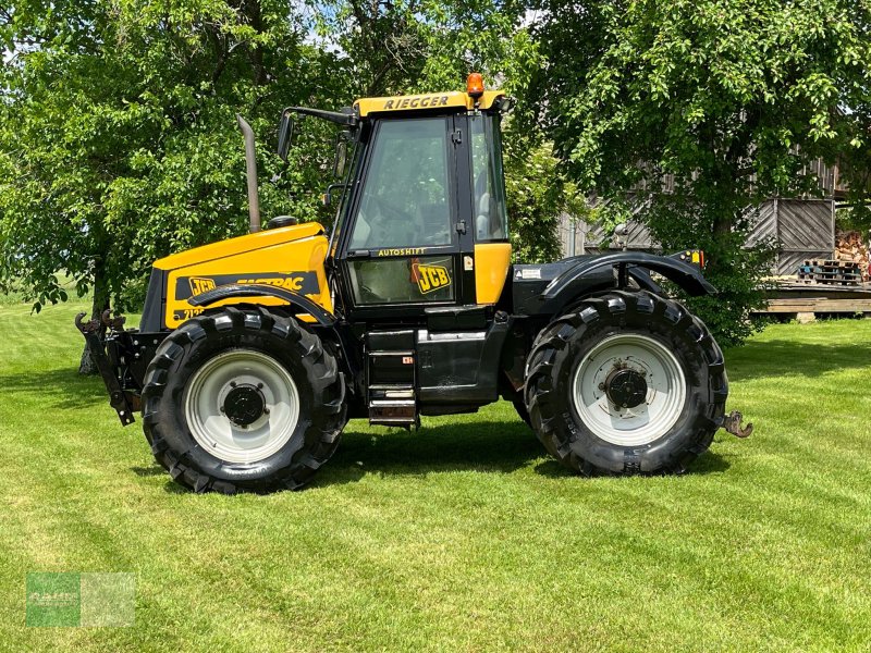 Traktor типа JCB Fastrac 2125, Gebrauchtmaschine в Hemau