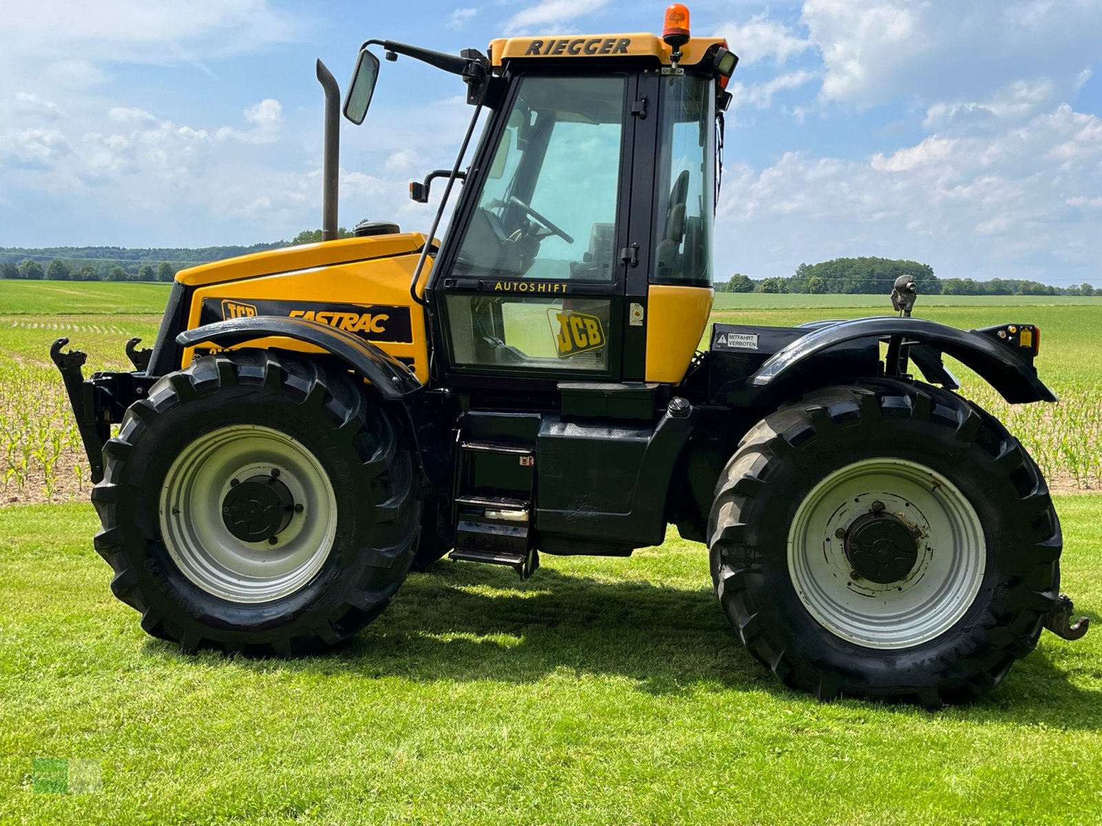 Traktor tipa JCB Fastrac 2125, Gebrauchtmaschine u Hemau (Slika 3)