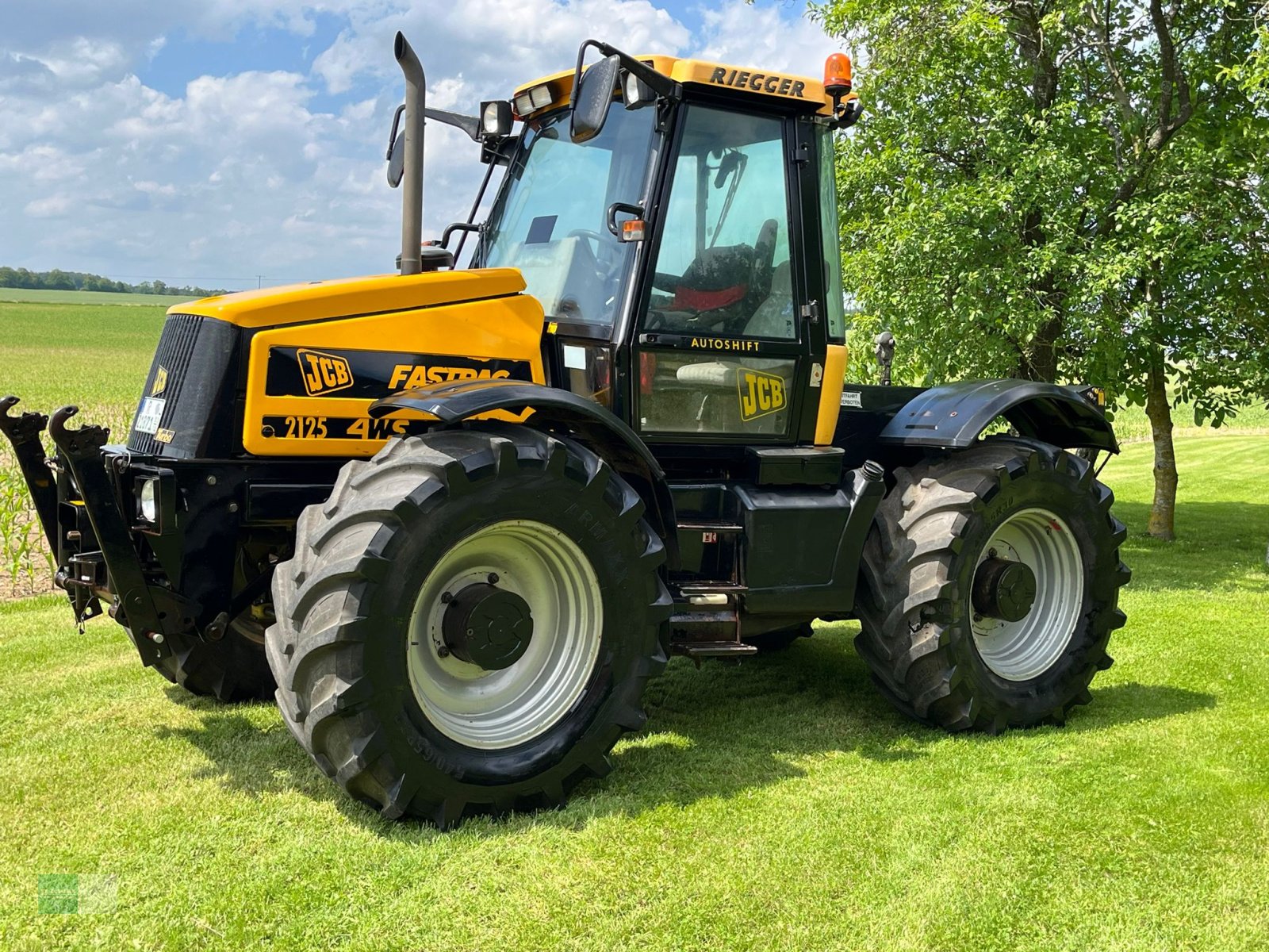 Traktor типа JCB Fastrac 2125, Gebrauchtmaschine в Hemau (Фотография 5)