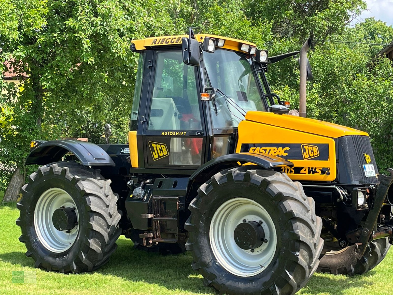 Traktor typu JCB Fastrac 2125, Gebrauchtmaschine v Hemau (Obrázok 8)