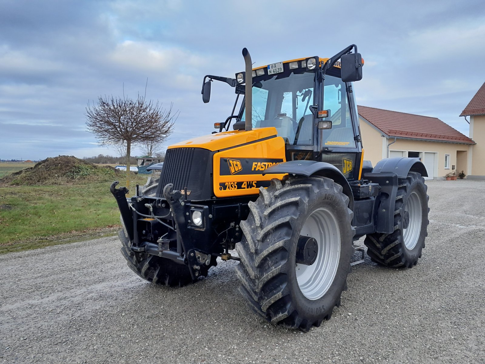 Traktor des Typs JCB Fastrac 2135  4WS, Gebrauchtmaschine in Graben (Bild 2)