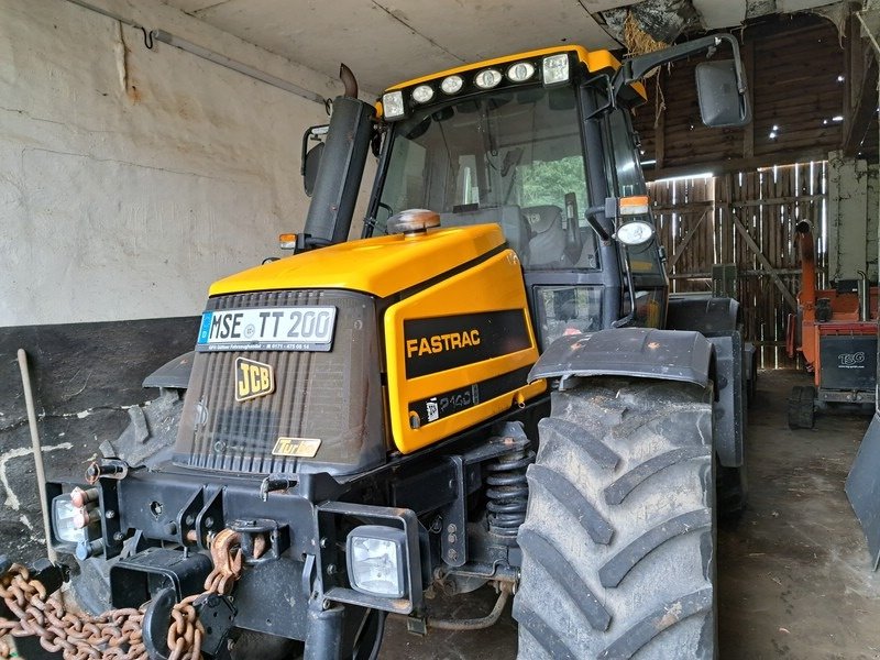 Traktor des Typs JCB Fastrac 2140, Gebrauchtmaschine in Gutzkow (Bild 1)