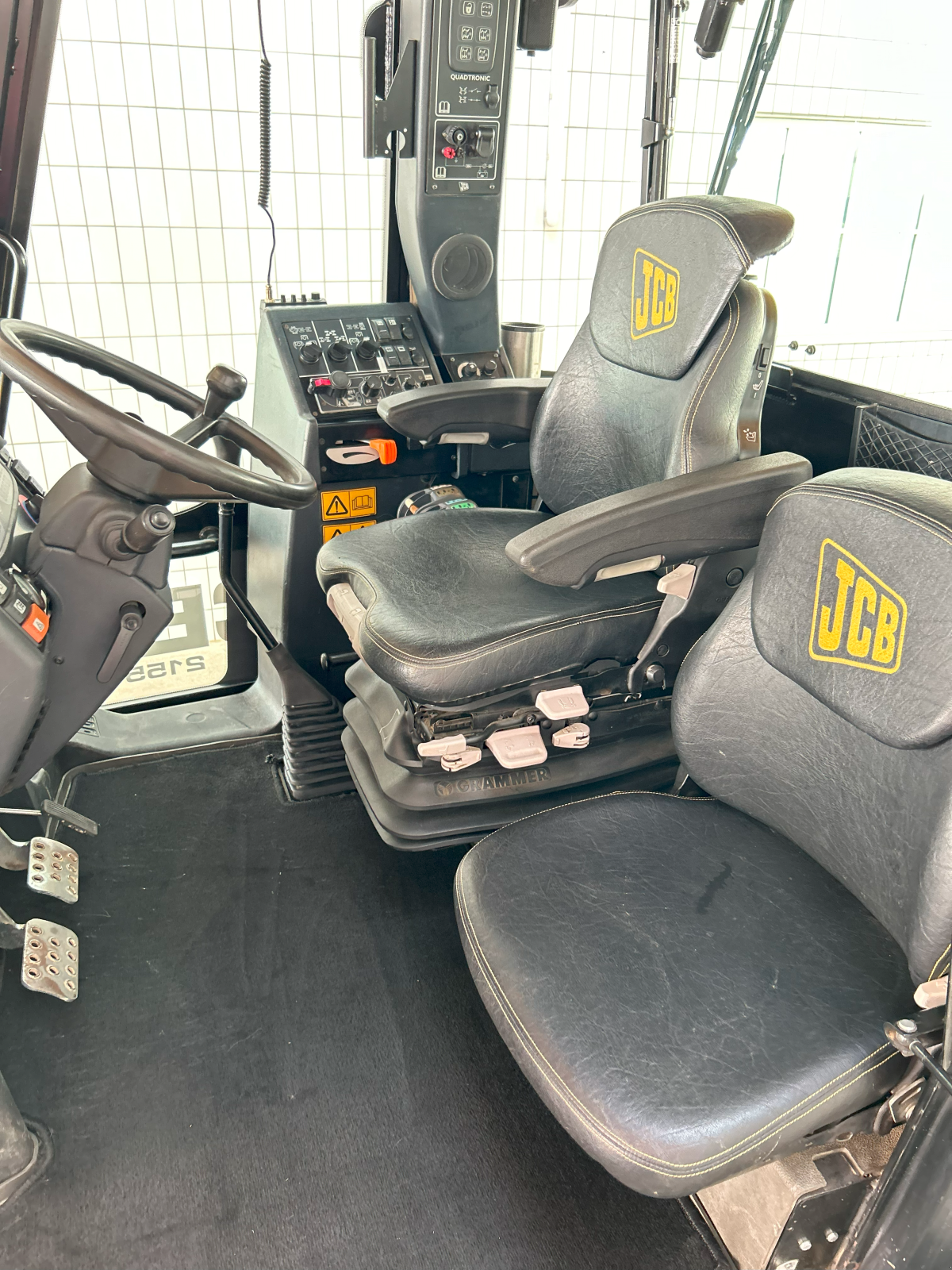 Traktor typu JCB Fastrac 2155 4WS Plus, Gebrauchtmaschine w Kröning (Zdjęcie 10)