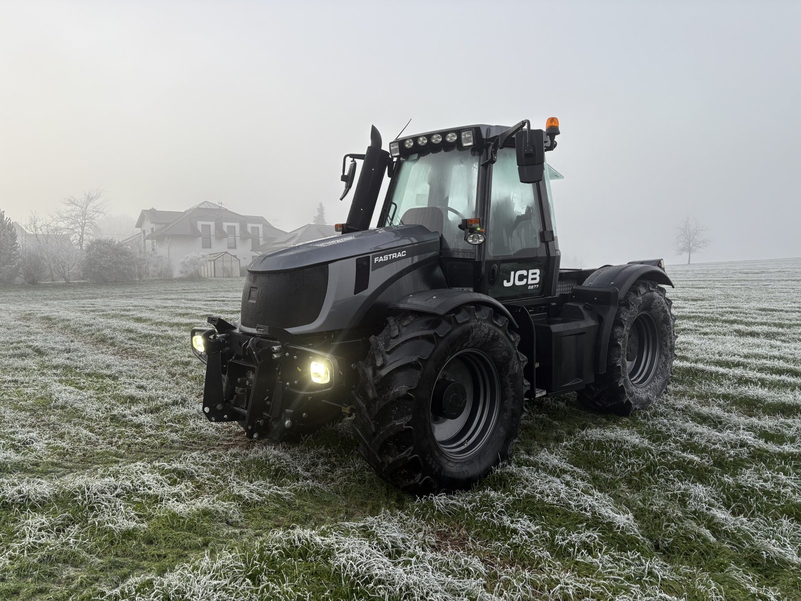 Traktor of the type JCB Fastrac 2155 4WS Plus, Gebrauchtmaschine in Rehling (Picture 1)