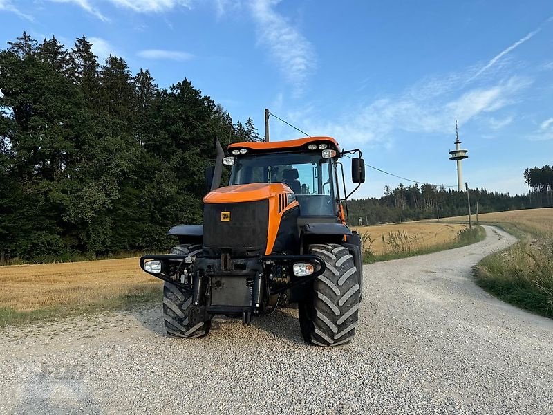 Traktor des Typs JCB Fastrac 3200 XTRA Sisu, Gebrauchtmaschine in Pfeffenhausen (Bild 2)