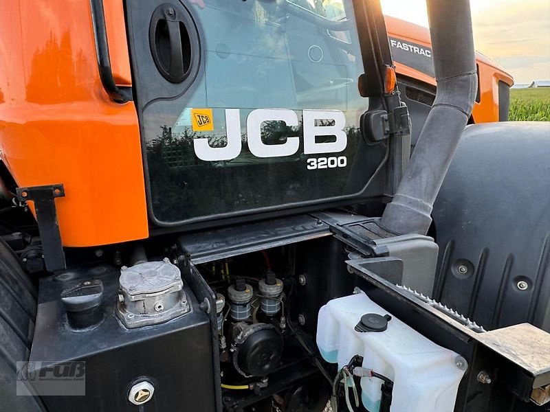 Traktor del tipo JCB Fastrac 3200 XTRA Sisu, Gebrauchtmaschine In Pfeffenhausen (Immagine 7)