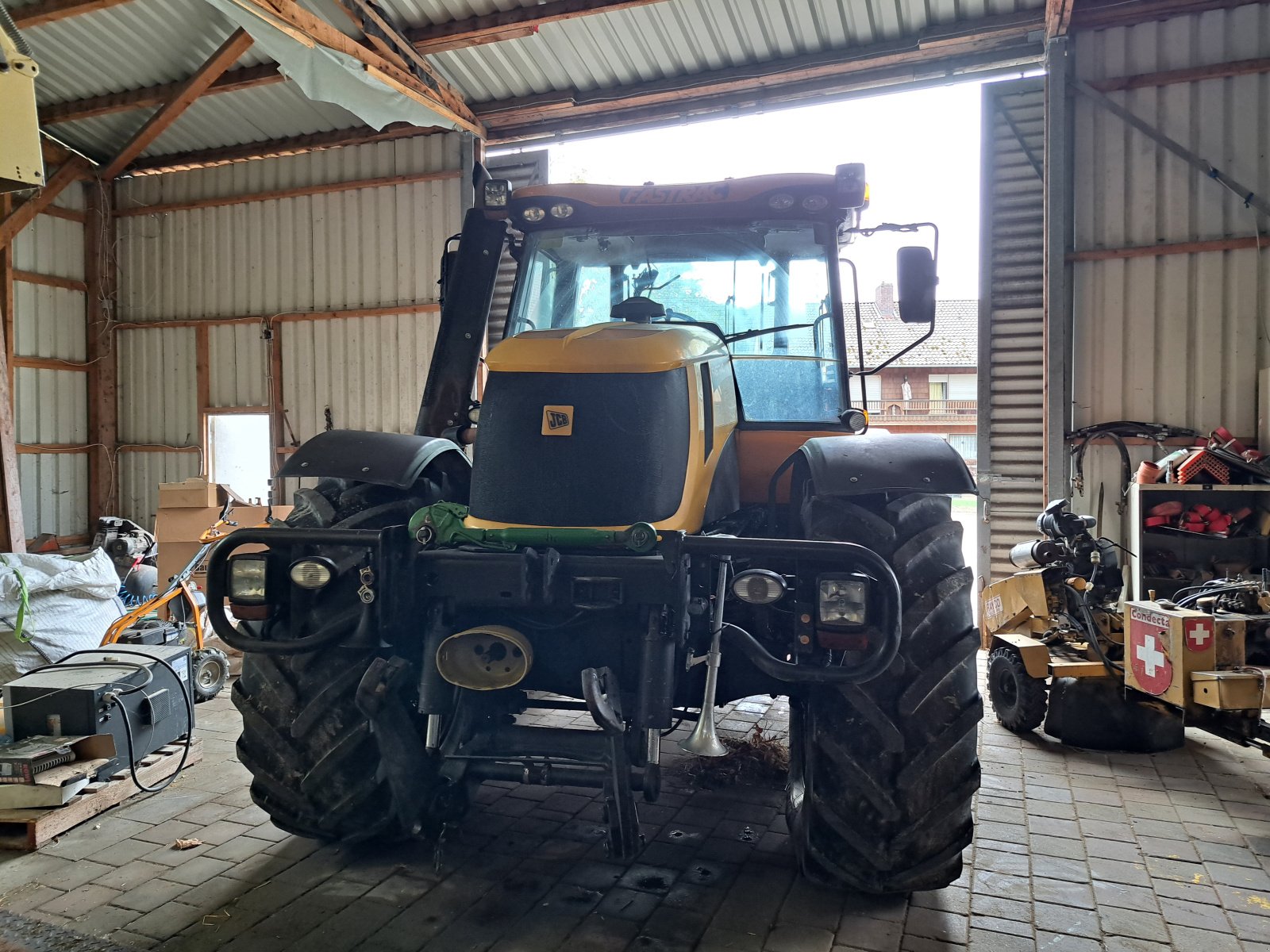 Traktor van het type JCB Fastrac 3230, Gebrauchtmaschine in Burgheim (Foto 2)