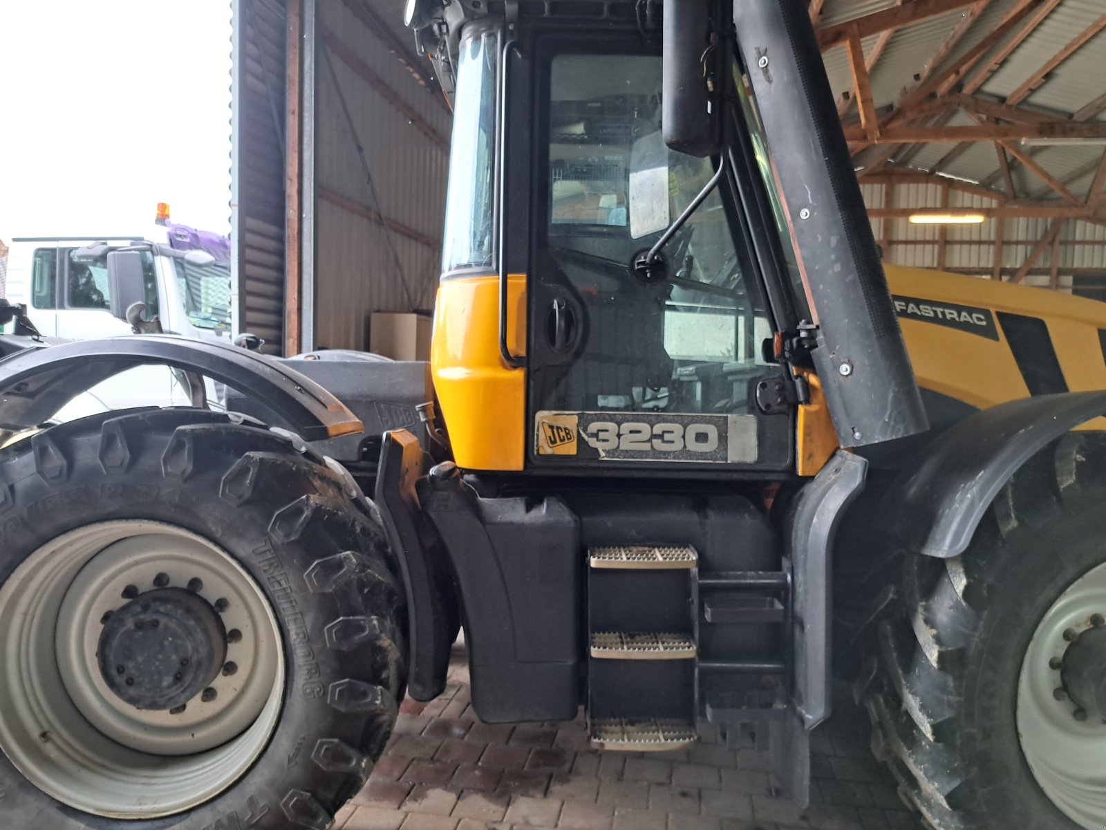 Traktor a típus JCB Fastrac 3230, Gebrauchtmaschine ekkor: Burgheim (Kép 3)