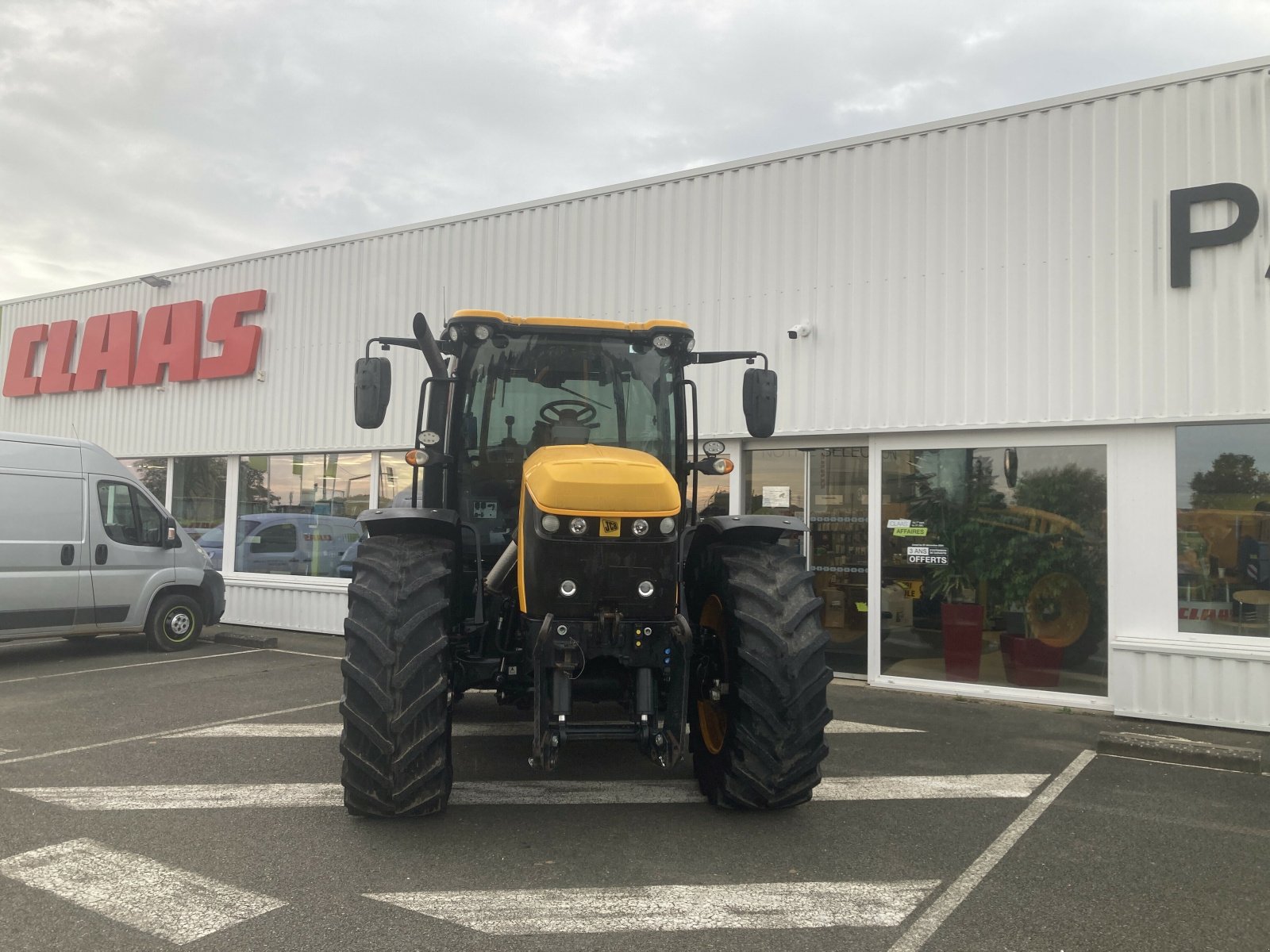 Traktor a típus JCB FASTRAC 4190, Gebrauchtmaschine ekkor: ST CLEMENT DE LA PLACE (Kép 2)