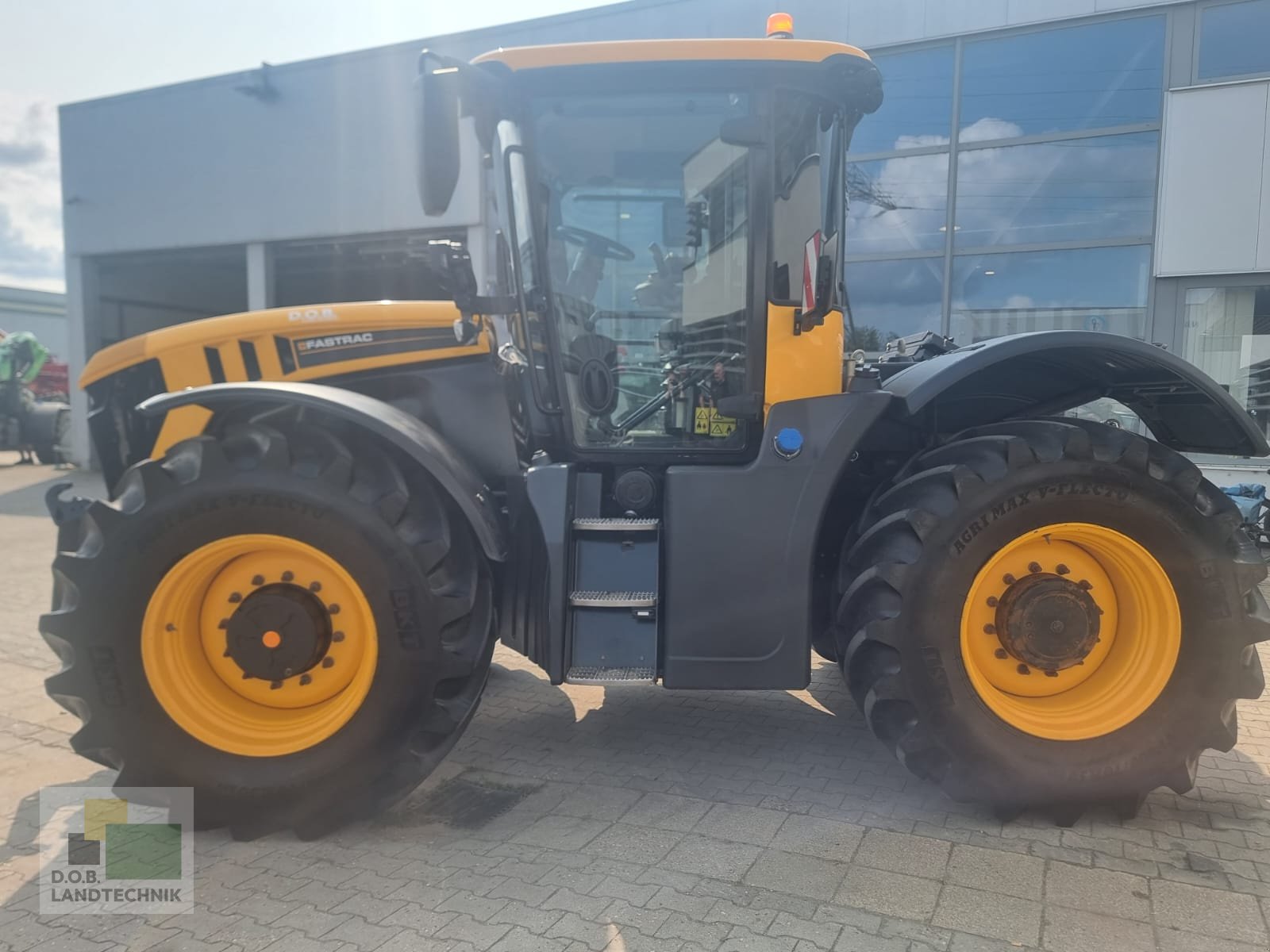 Traktor Türe ait JCB Fastrac 4220 70 KMH, Gebrauchtmaschine içinde Regensburg (resim 3)