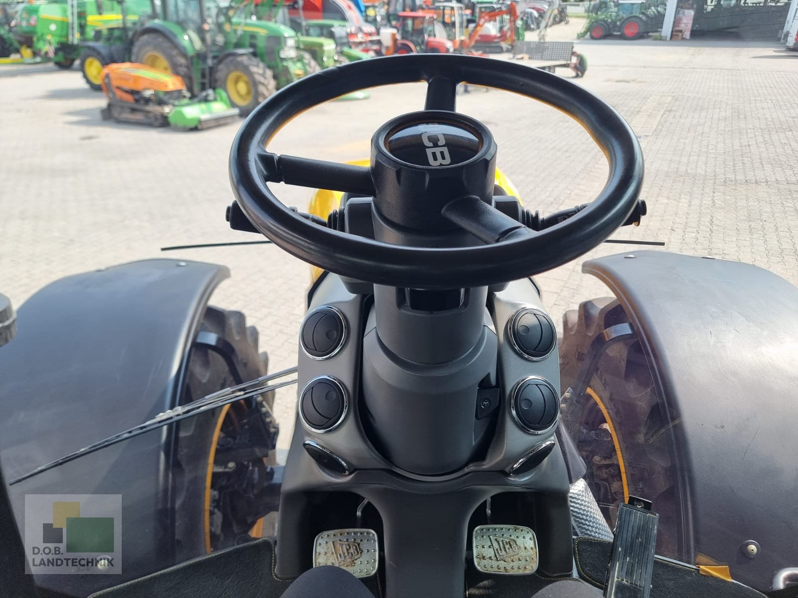 Traktor Türe ait JCB Fastrac 4220 70 KMH, Gebrauchtmaschine içinde Regensburg (resim 14)