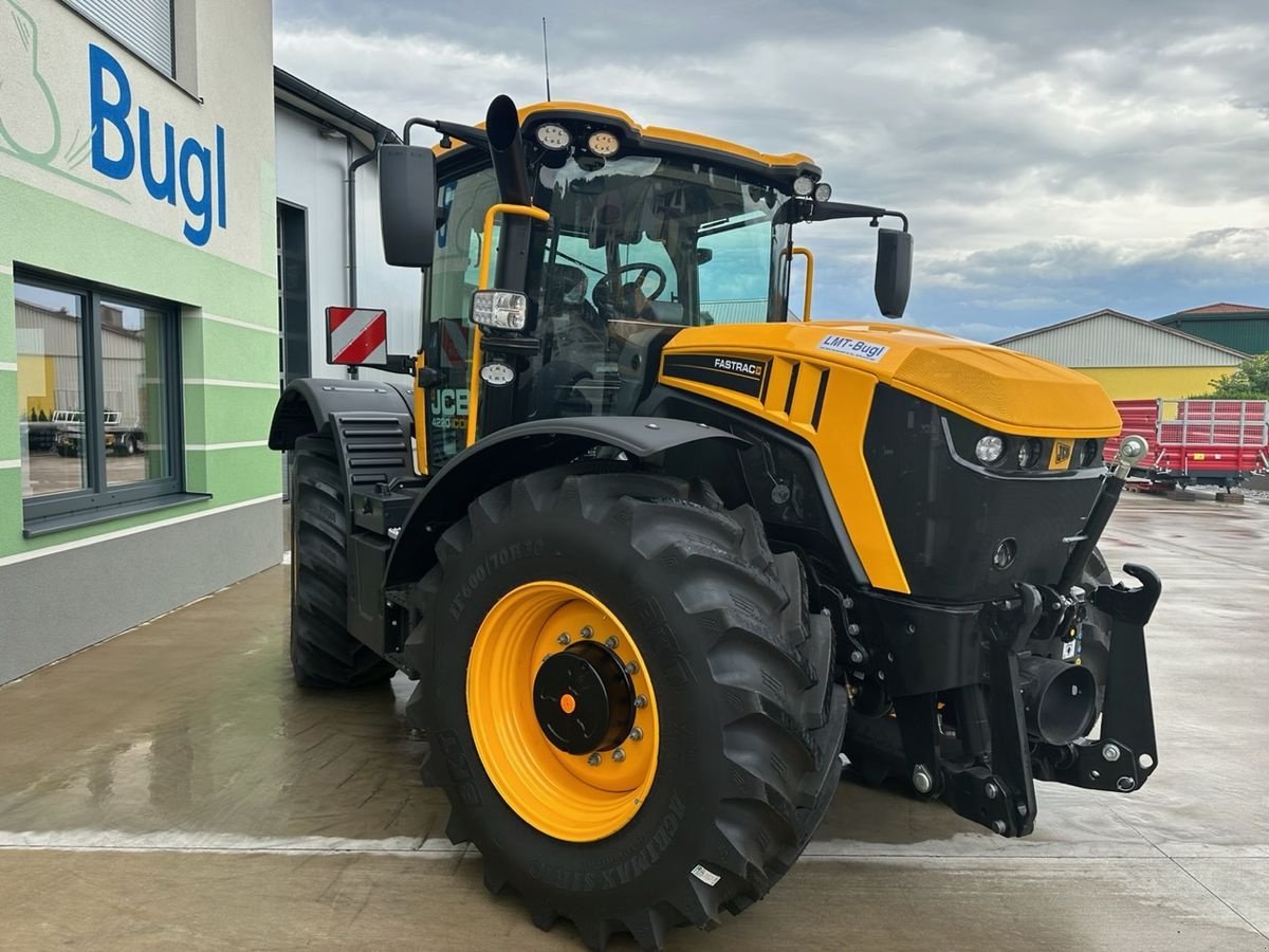 Traktor van het type JCB Fastrac 4220 iCON Miettraktor, Mietmaschine in Hürm (Foto 3)