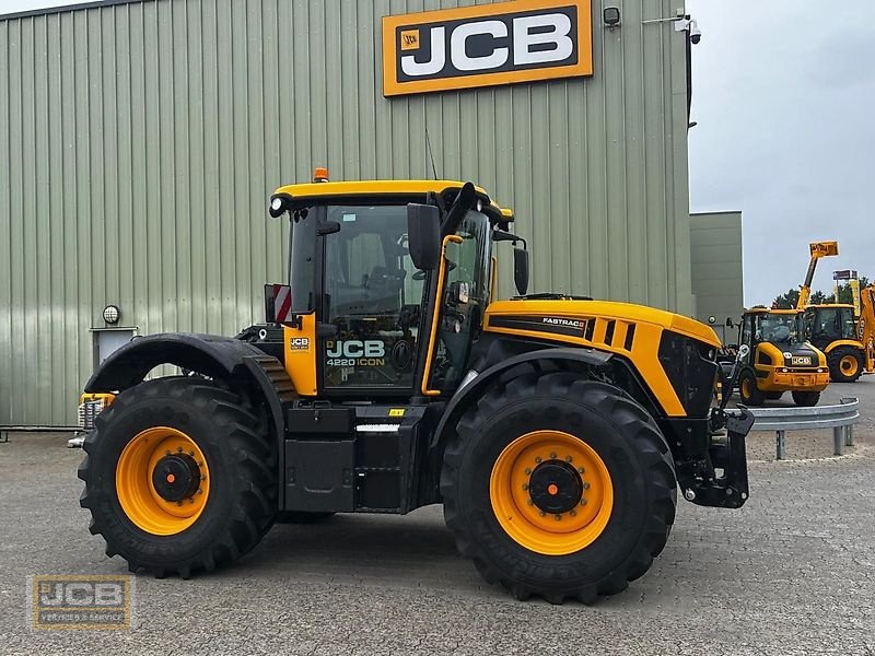 Traktor du type JCB Fastrac 4220 ICON Pro Line (Stufe V), Vorführmaschine en Frechen (Photo 8)