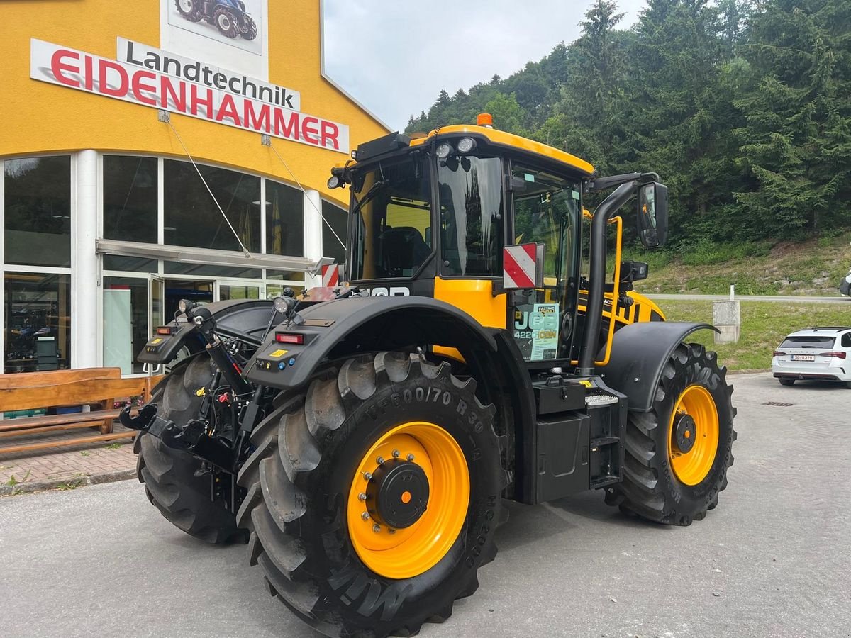 Traktor of the type JCB Fastrac 4220 iCON, Vorführmaschine in Burgkirchen (Picture 13)