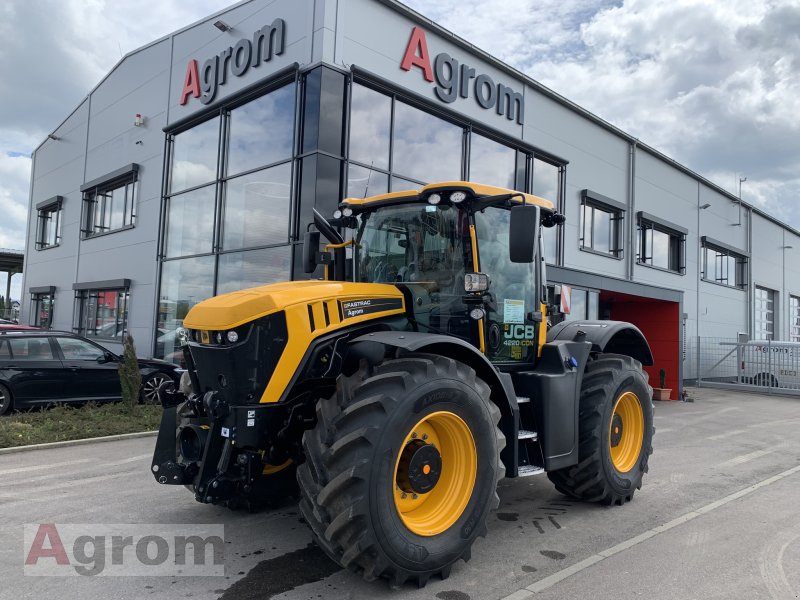 Traktor van het type JCB Fastrac 4220 iCON, Neumaschine in Meißenheim-Kürzell (Foto 1)