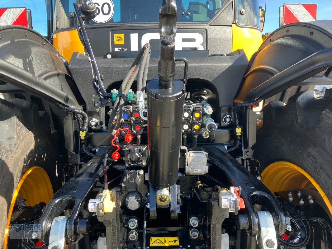 Traktor typu JCB Fastrac 4220 iCON, Gebrauchtmaschine v Kirchdorf (Obrázek 4)