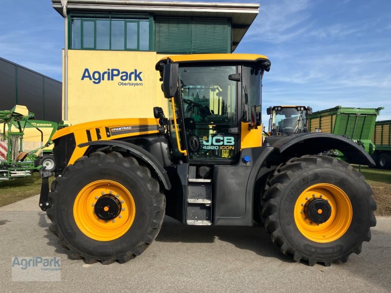 Traktor typu JCB FASTRAC 4220 ICON, Neumaschine v Kirchdorf (Obrázek 1)